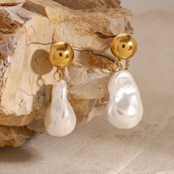 1 Pair Classic Series Europe and America oval Stainless Steel 18K Gold Plated Artificial Pearl Women Drop Earrings