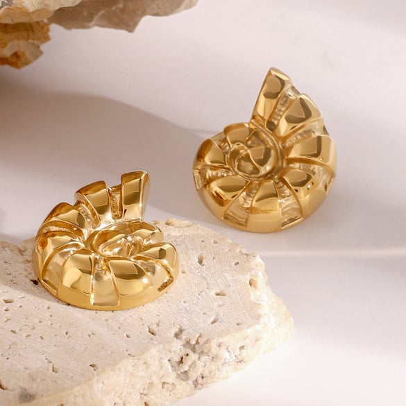 1 paio di orecchini a bottone da donna in acciaio inossidabile placcato oro 18K con tartaruga della serie Simple Vacation
