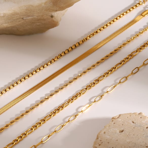 1 pezzo semplice serie Europa e America linea acciaio inossidabile placcato oro 18K donne catena bracciali 2