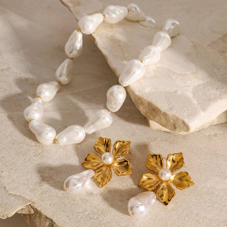 1 Piece Classic Series Retro Flower Stainless Steel Women Beaded necklaces Picture3