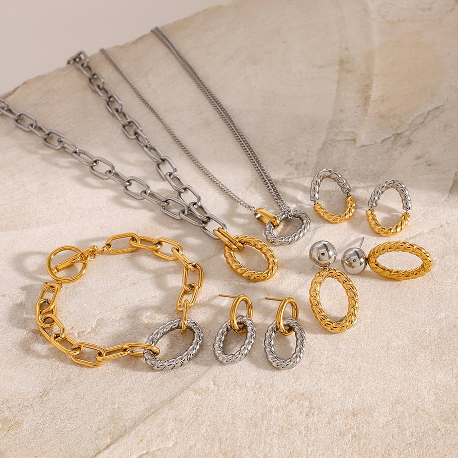 1 Piece Fashionable Classic Style Twist Shape Stainless Steel 18K Gold Plated Women's Earrings set Picture3