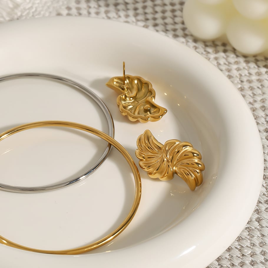 1 par de pendientes de botón de acero inoxidable irregulares de color dorado para mujer, serie clásica de Europa y América Imagen6