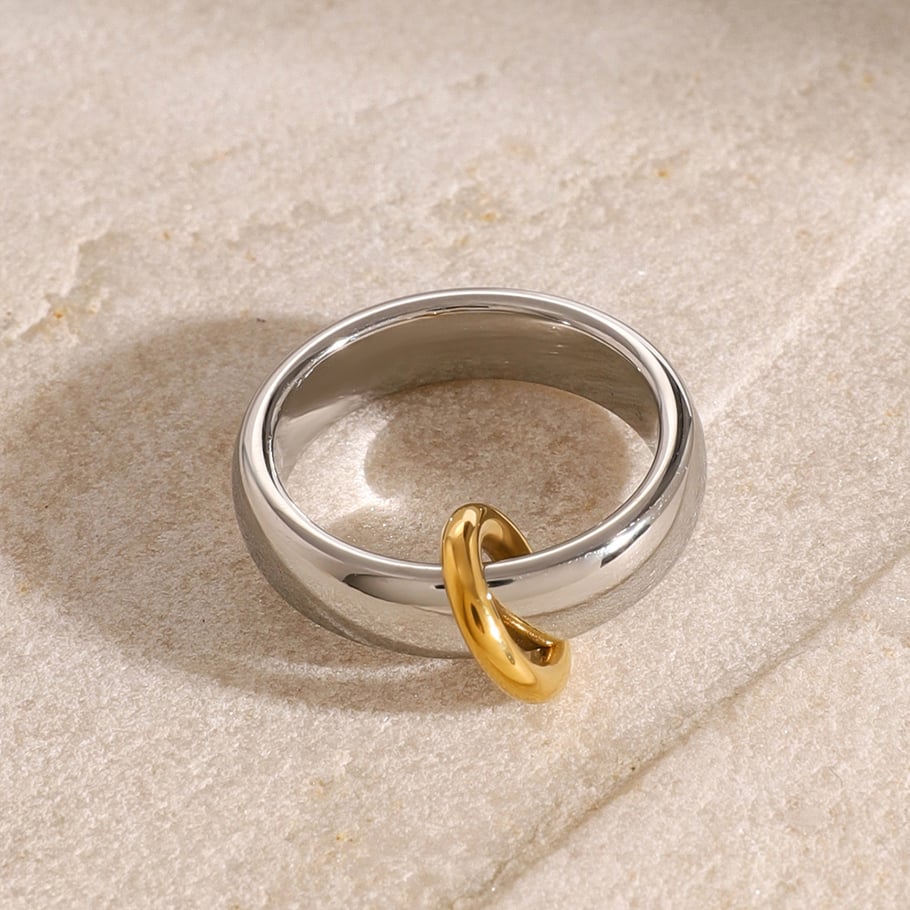 Anillo individual de acero inoxidable chapado en oro de 18 quilates para mujer, serie simple, Europa y América, color sólido Imagen5