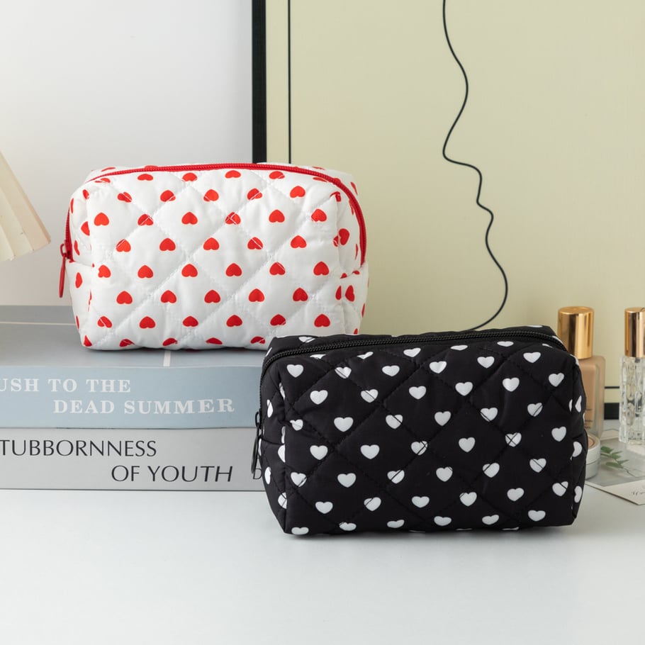 1 Piece Sweet Series Classic Heart Portable Large Capacity Toiletry With Random Printing Design Women's Cosmetic Bags Picture3