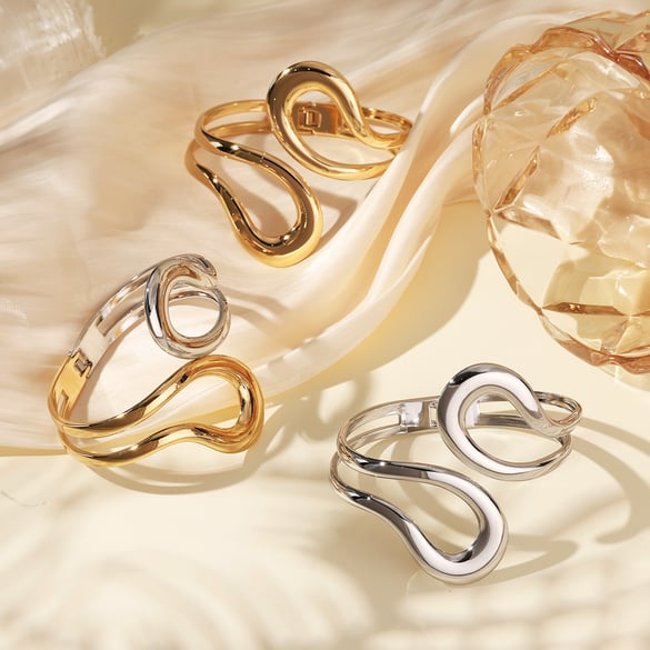1 stuk Simple Series Daily Droplet roestvrij staal goudkleurige damesarmbanden 2