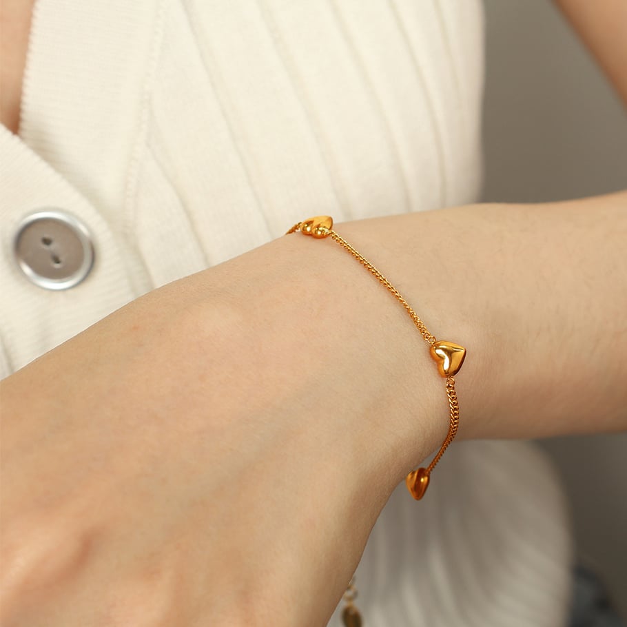 Collar con colgante de acero de titanio chapado en oro de 18 quilates para mujer, serie romántica, corazón clásico, 1 pieza Imagen5