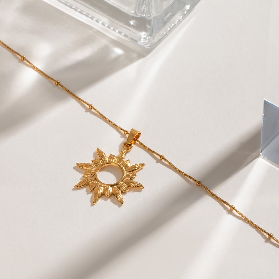 1 Piece Simple Series Elegant Sun/Moon Stainless Steel 18K Gold Plated Women Pendant Necklaces Picture4