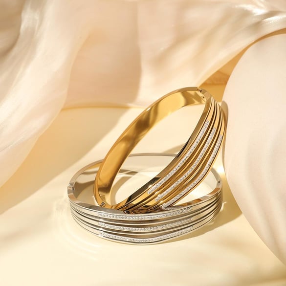 1 pieza de pulseras de mujer de acero inoxidable color dorado con tira clásica de serie simple 2