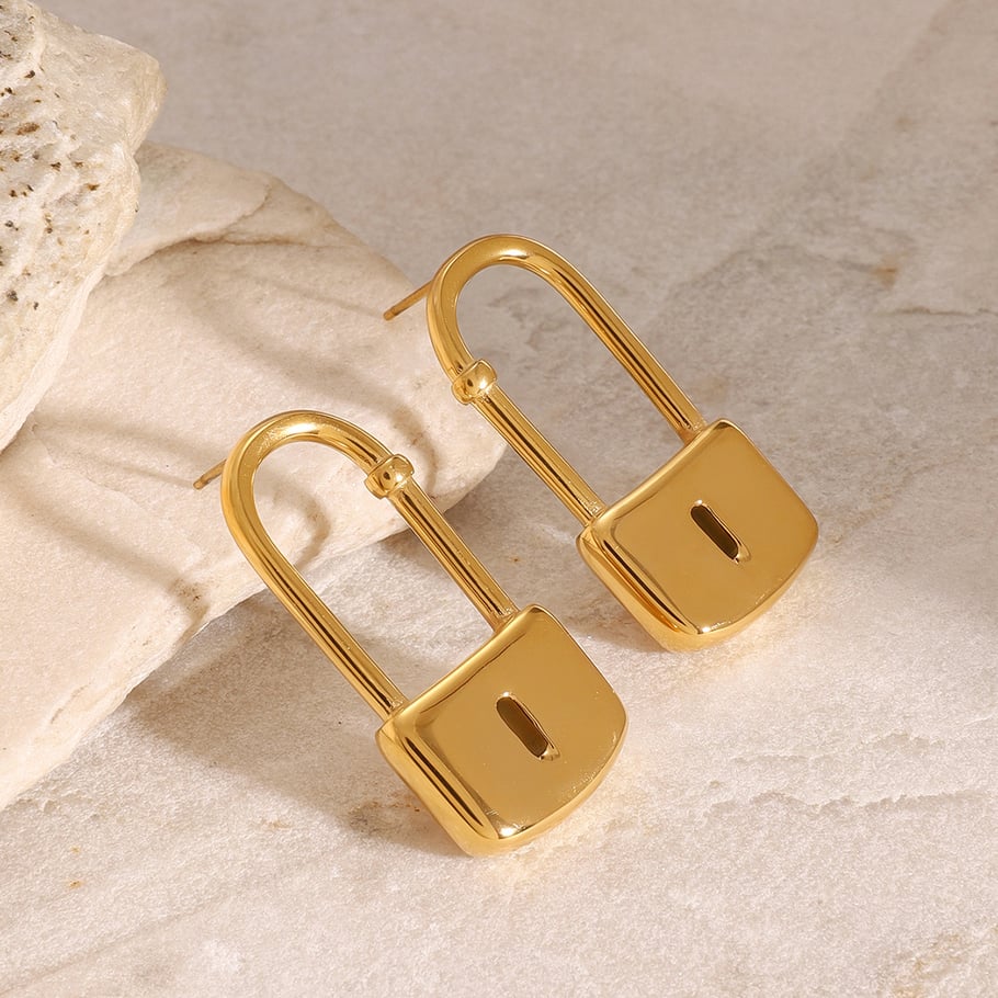 1 Pair Simple Series Europe and America Locker Stainless Steel 18K Gold Plated Women Stud Earrings Picture4