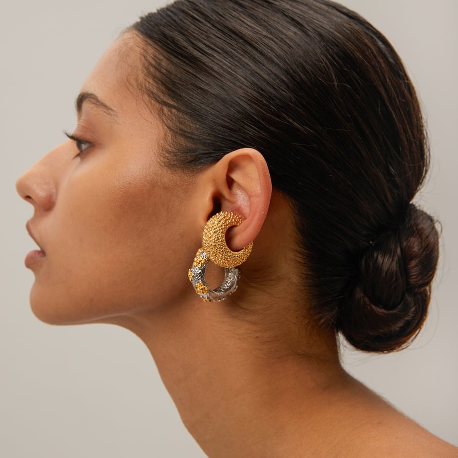 1 Pair Classic Series Retro Flower Stainless Steel 18K Gold Plated Women Hoop Earrings Picture3