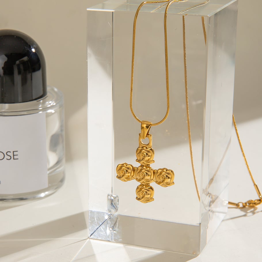 1 Piece Simple Series Daily Cross Stainless Steel 18K Gold Plated Women Pendant Necklaces Picture3