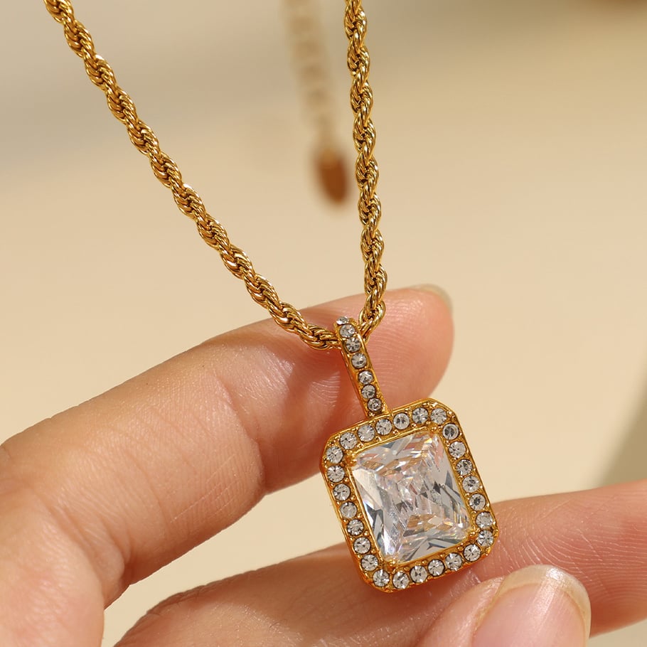 1 Piece Luxurious Series Daily Geometric Titanium Steel   Gold Color  Women's Pendant Necklaces Picture3