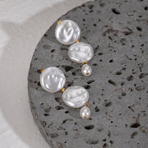 1 paar eenvoudige serie elegante geometrische roestvrij staal 18K vergulde kunstmatige parel dames oorbellen 2