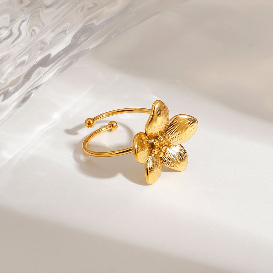 Anillos ajustables para mujer de acero inoxidable color dorado con diseño de flores estilo romántico de la serie Ins. Imagen5