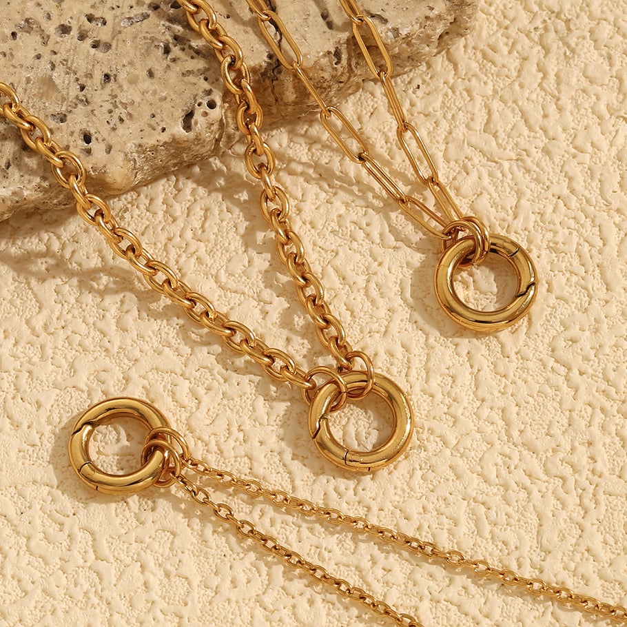 Collar con colgante de acero inoxidable dorado de 1 pieza, serie simple, para mujer, de uso diario. Imagen6