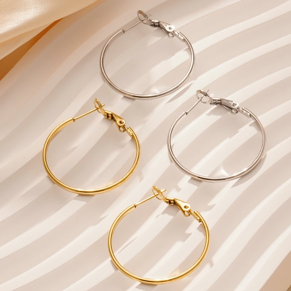 1 paio di orecchini a cerchio da donna in acciaio al titanio geometrico classico della serie semplice color oro 2