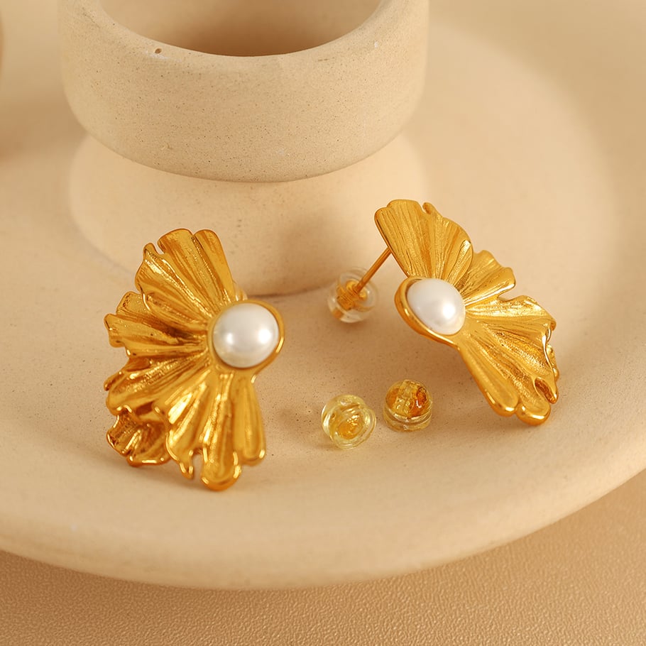 1 pair luxurious series elegant flower titanium steel gold color plated artificial pearl women's stud earrings h5Picture3