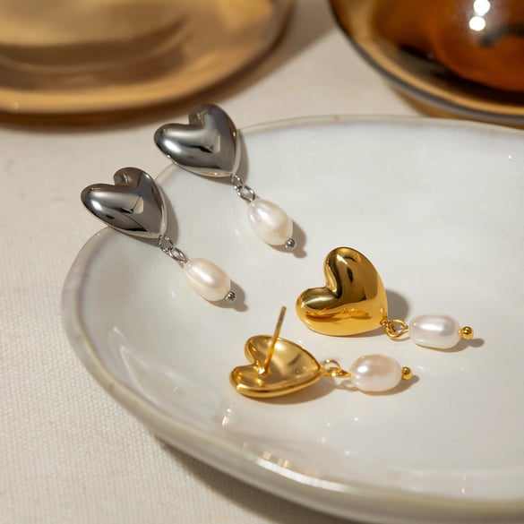 orecchini in stile ins in acciaio inossidabile lucido oro 18k a forma di cuore con perle d&#39;acqua dolce alla moda gioielli per le orecchie all&#39;ingrosso 2