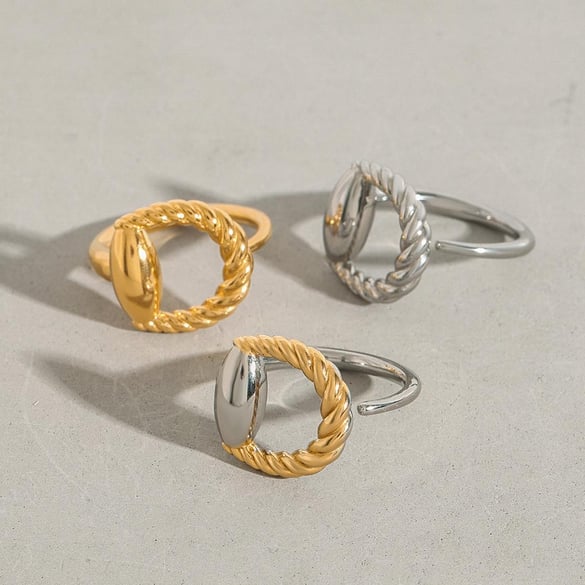 1 Stuk Eenvoudige Serie Europa En Amerika Ringvormig Roestvrij Staal Goudkleurige Dames Enkele Ringen 2