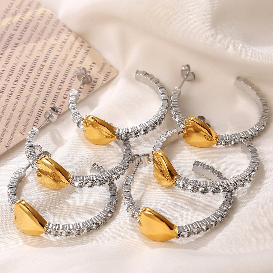 1 par de pendientes de aro de acero de titanio en color dorado con forma de corazón elegante y sencillo para mujer Imagen3