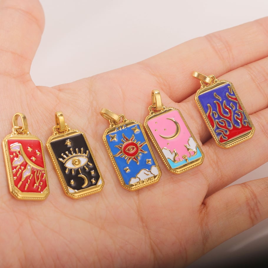 1 par de elegantes colgantes de acero inoxidable con diseño de sol y luna, chapados en oro de 18 quilates, para mujer. Imagen3