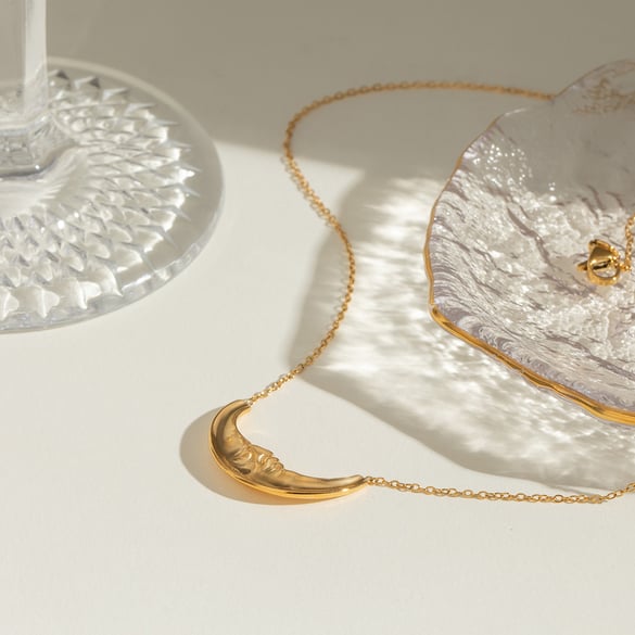 1 stuk Eenvoudige serie Eenvoudige zon/maan roestvrij staal 18K vergulde dames hanger kettingen