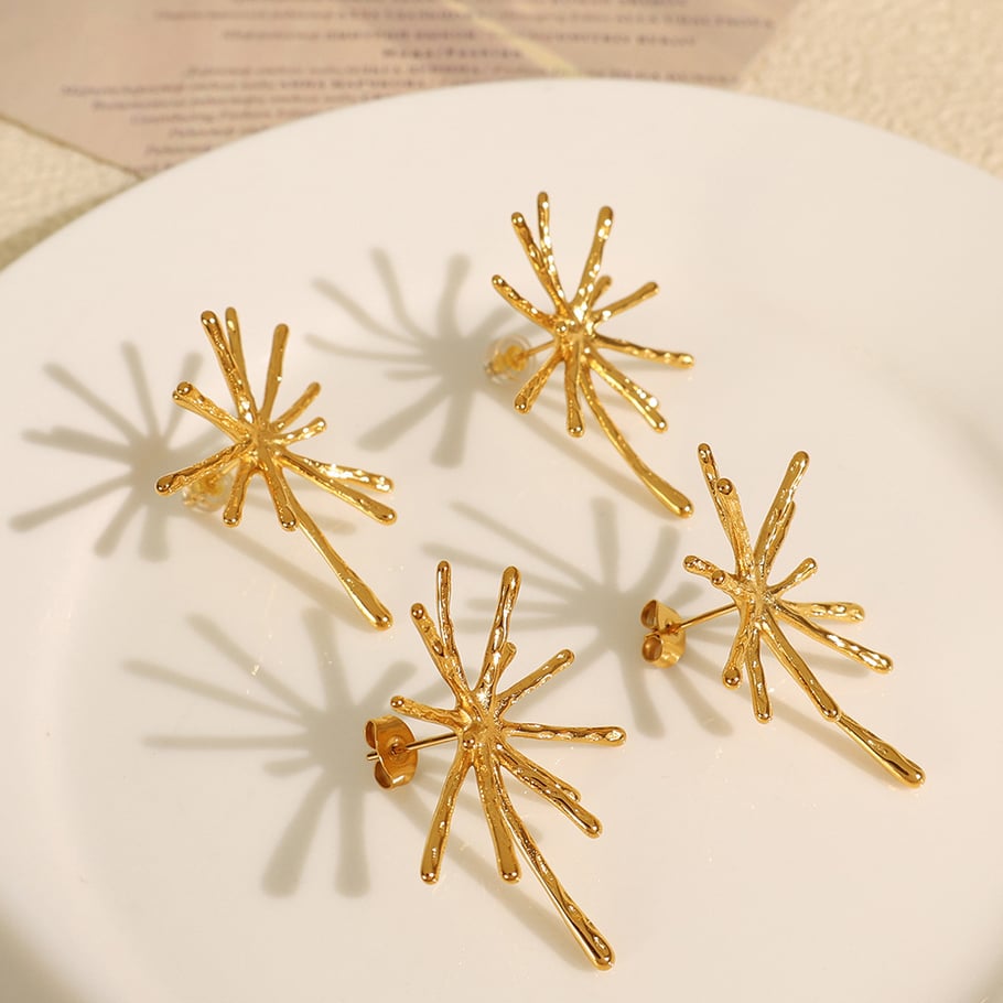 1 Pair Luxurious Series Elegant Firework Shape Titanium Steel 18K Gold Color Plated Women's Stud Earrings Picture4