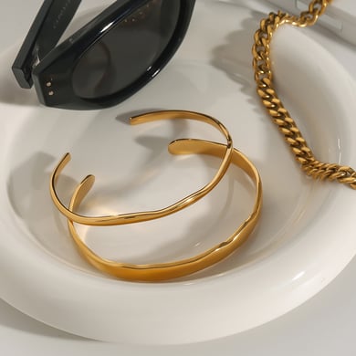 1 Stück Simple Series Europa und Amerika Ringförmige Edelstahl Goldfarbene Damenarmreifen h5 Bild4