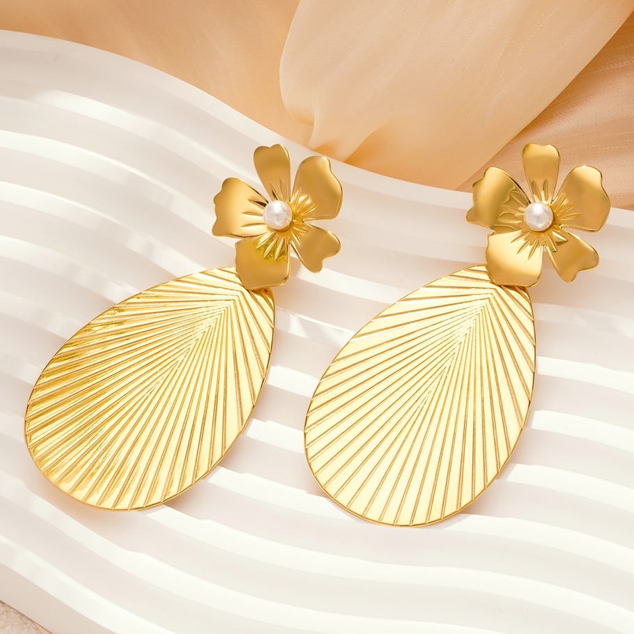 1 Pair Lustrous Series Elegant Flower Droplet Shape Titanium Steel Gold Color Women's Drop Earrings Picture6