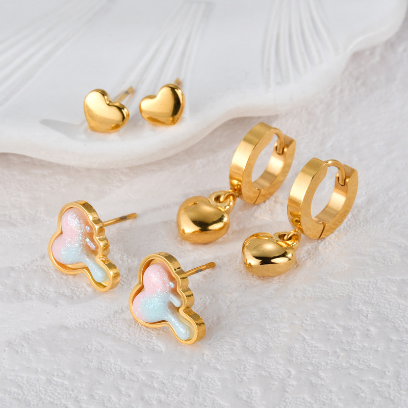 1 Pair Simple Series Sweet Heart Stainless Steel 18K Gold Plated Women Stud Earrings Picture2