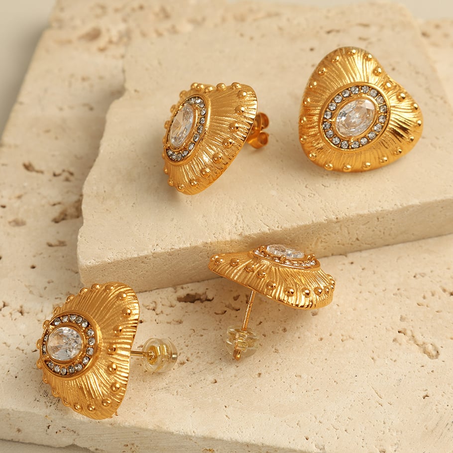 1 Pair Classic Series Retro Heart Stainless Steel 18K Gold Plated Zircon Women Stud Earrings Picture4
