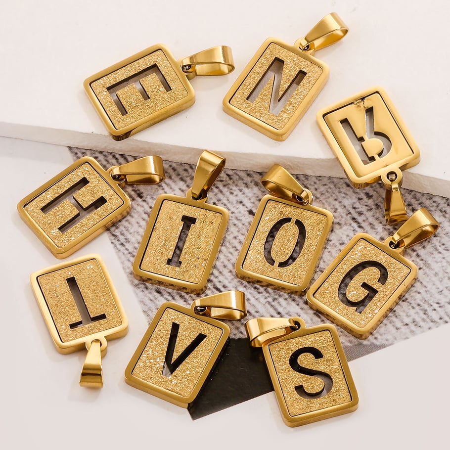 1 Paar Simple Series Simple Letter Titanstahl 18 Karat vergoldete Unisex-Anhänger Bild4