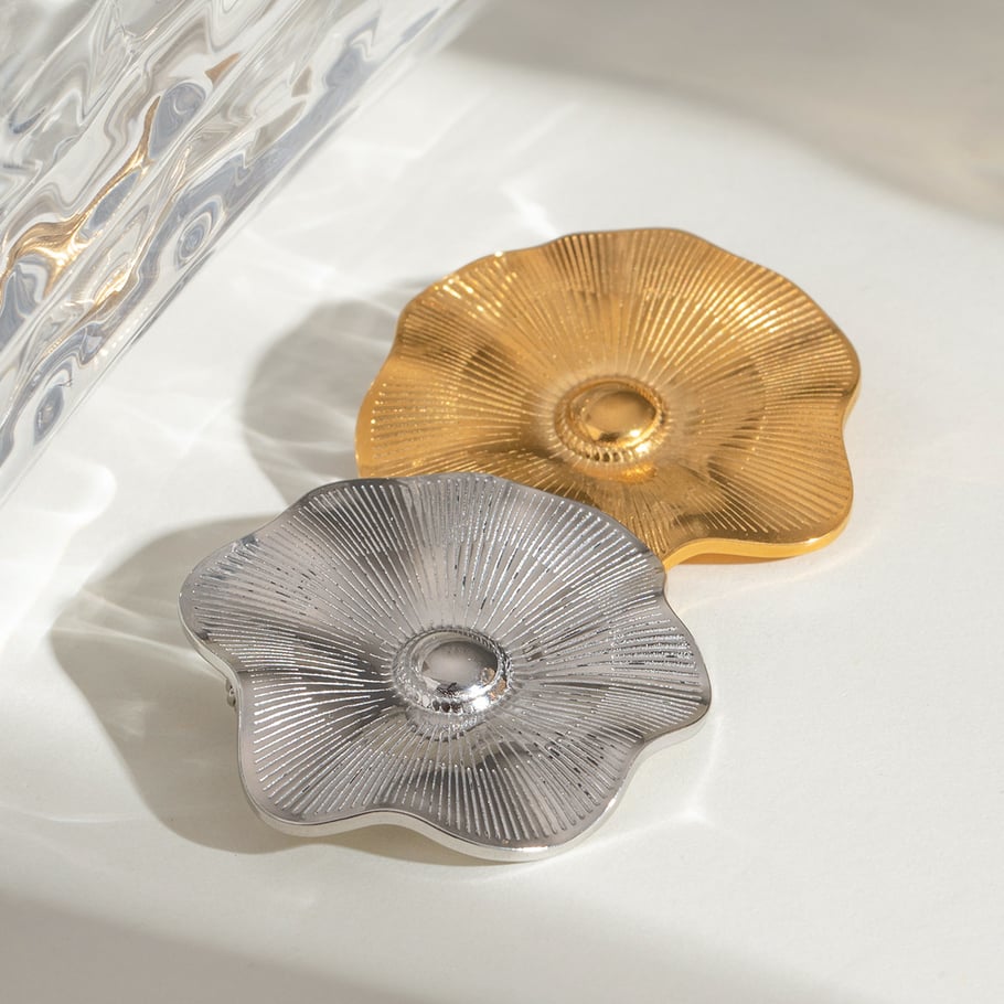 1 Paar Simple Series Sweet Flower Edelstahl 18 Karat vergoldete Damenbroschen Bild4