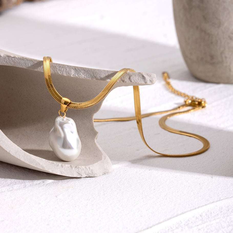 1 Stück Simple Series Elegante geometrische Edelstahl 18 Karat vergoldete Kunstperle Damen-Anhänger-Halsketten Bild5