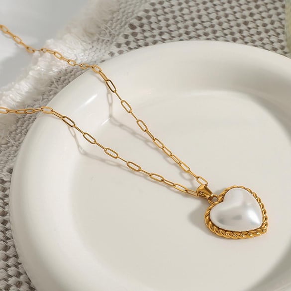 1 Piece Romantic Series Sweet Heart Shape Stainless Steel Gold Color Women's Pendant Necklaces 2