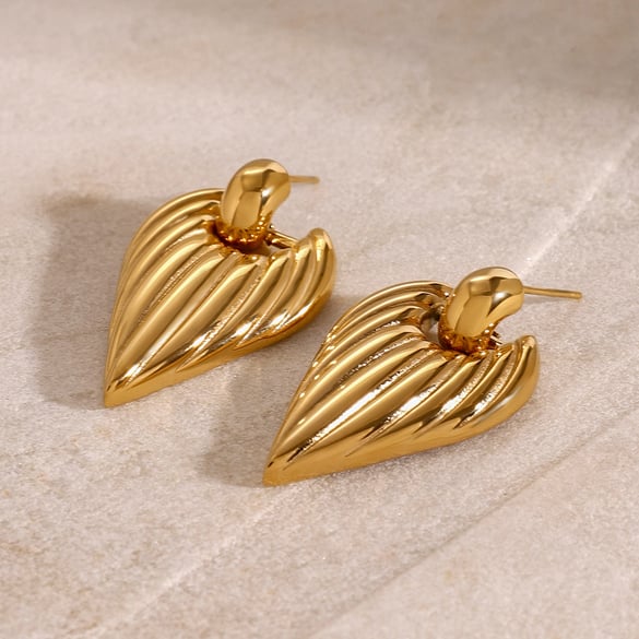 1 Pair Simple Series Retro Heart Stainless Steel 18K Gold Plated Women Drop Earrings