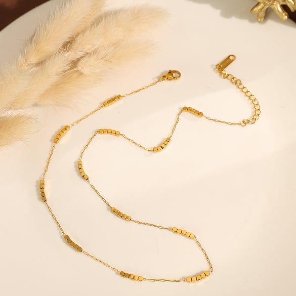 Collar de cadena para mujer, serie simple, clásico, de acero de titanio y color dorado, de 1 pieza 2