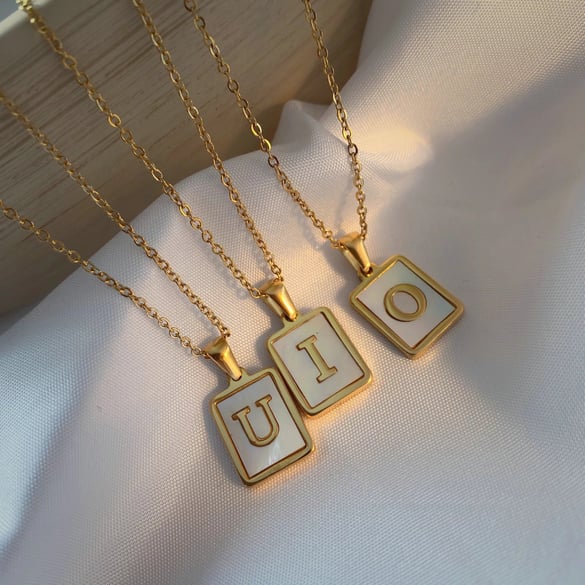 1 Piece Simple Commute Style Letter Stainless Steel 18K Gold Plated Inlay Shell Women's Pendant Necklaces 2