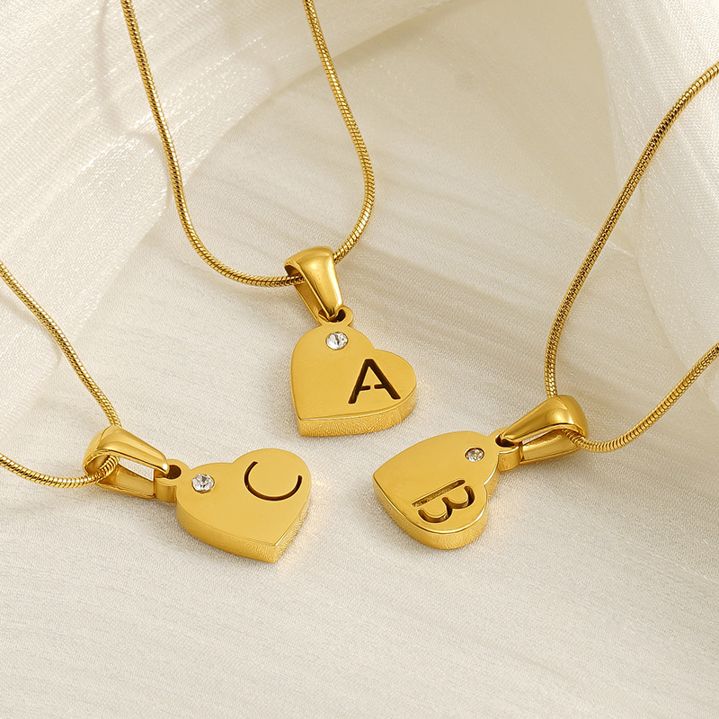 1 pezzo semplice serie semplice lettera acciaio inossidabile placcato oro 18k cristallo unisex ciondolo collane Immagine2