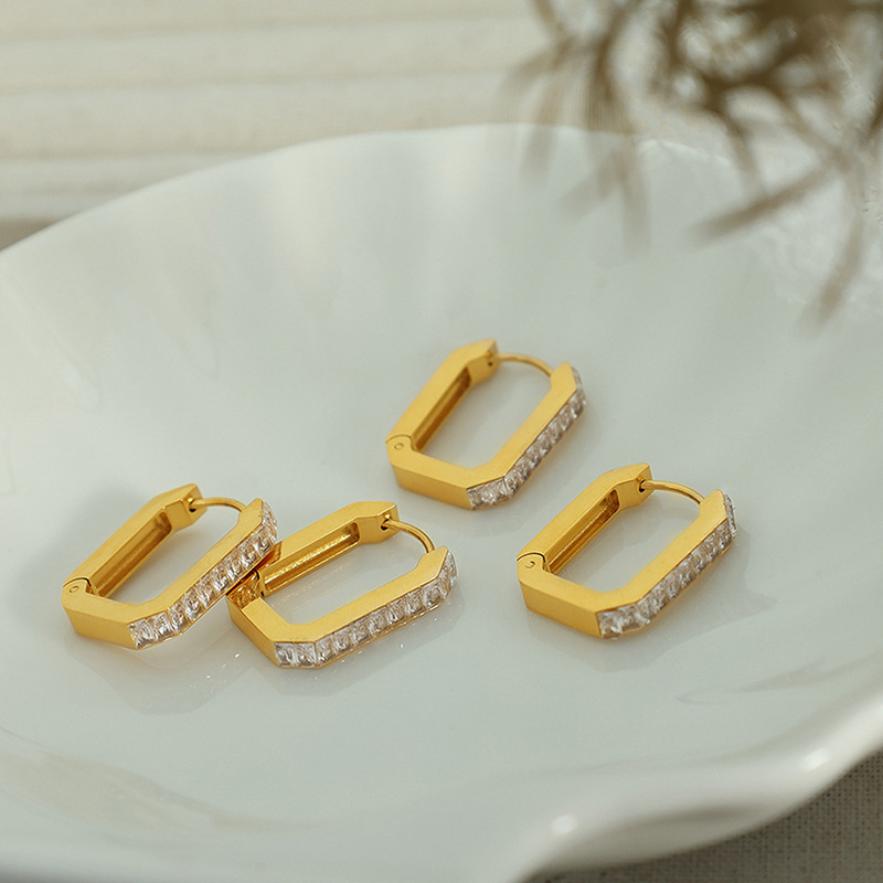 1 par de pendientes de aro de acero inoxidable con circonitas cúbicas, chapados en oro de 18 quilates, para mujer. Imagen8