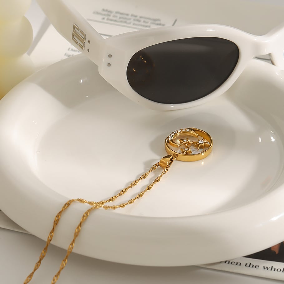 Collar con colgante de acero inoxidable dorado para mujer, serie lujosa de Europa y América, con lunas. Imagen6