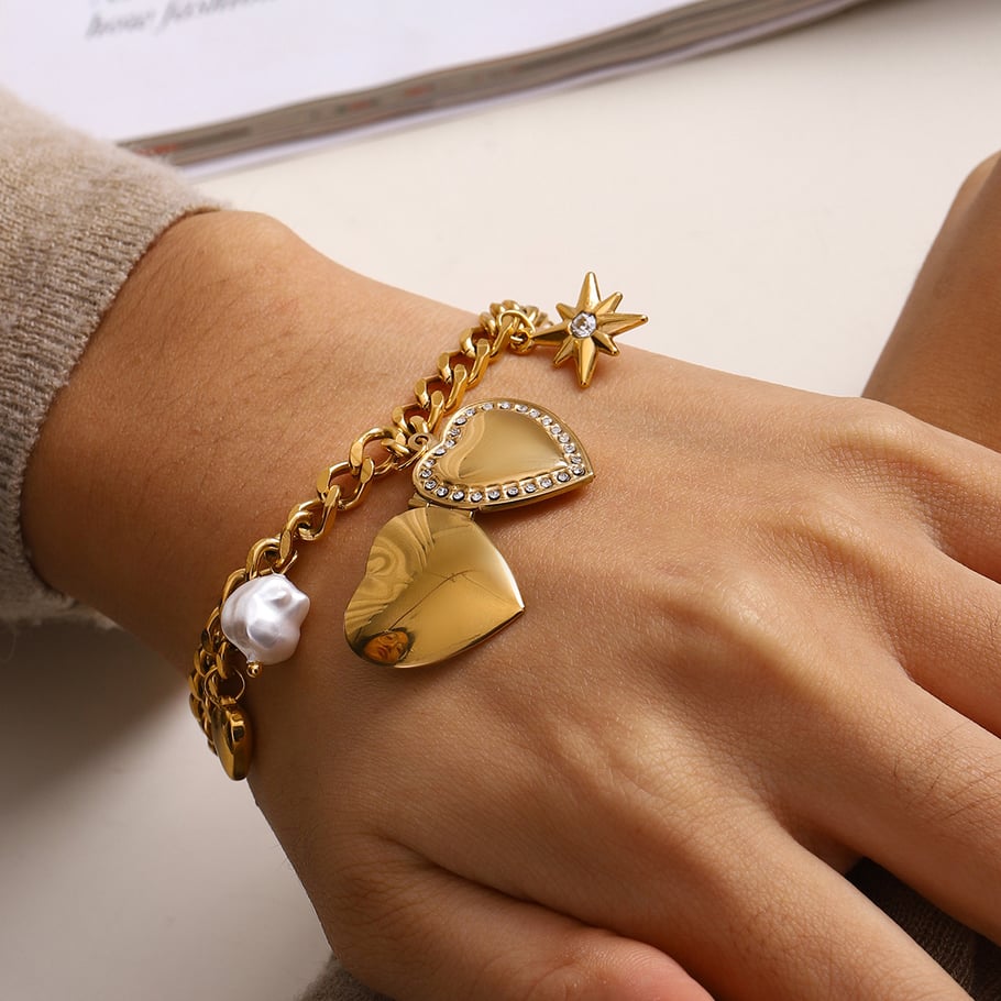 1 Piece Luxurious Series Sweet Heart Stainless Steel 18K Gold Plated Women Charm Bracelets Picture3