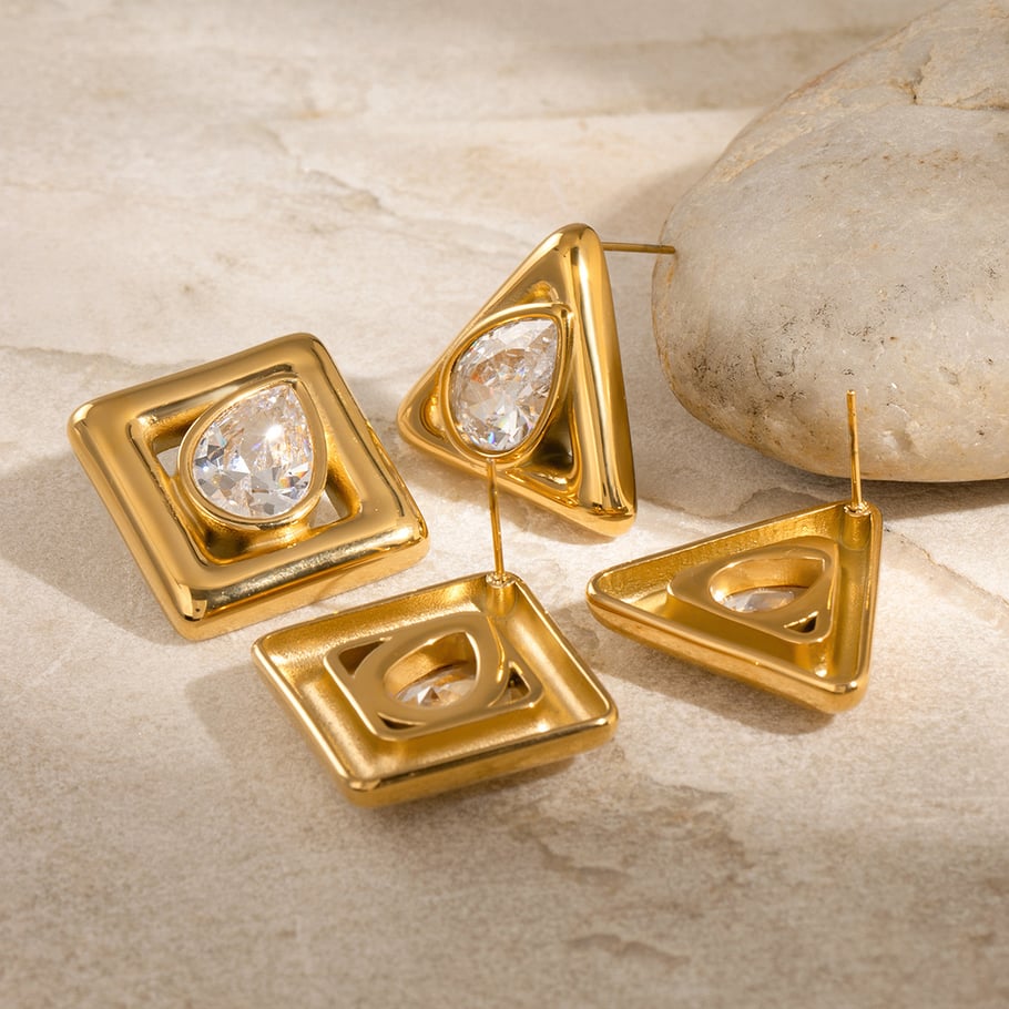 1 Pair Simple Retro Style Square Shape Stainless Steel 18K Gold Plated Inlay White Zircon Women's Stud Earrings Picture3