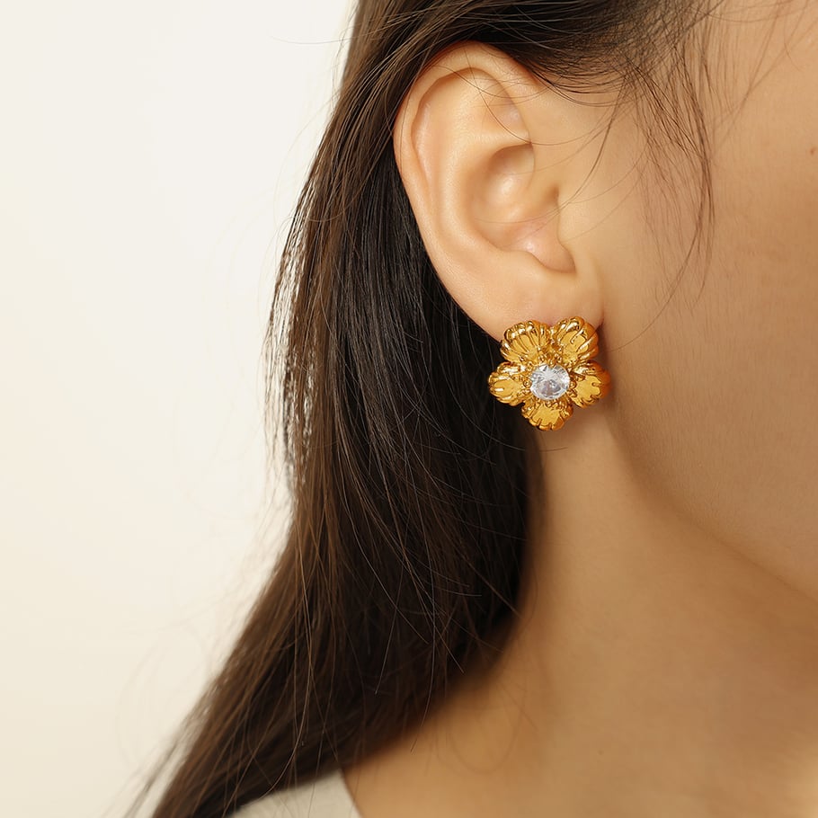 1 Pair Luxurious Series Simple Flower Titanium Steel   Gold Color  Women's Stud Earrings Picture4