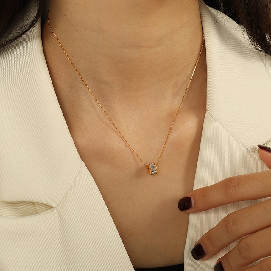 1 Piece Elegant Series Classic Daily Round Stainless Steel Gold Color Women's Pendant Necklaces Picture6