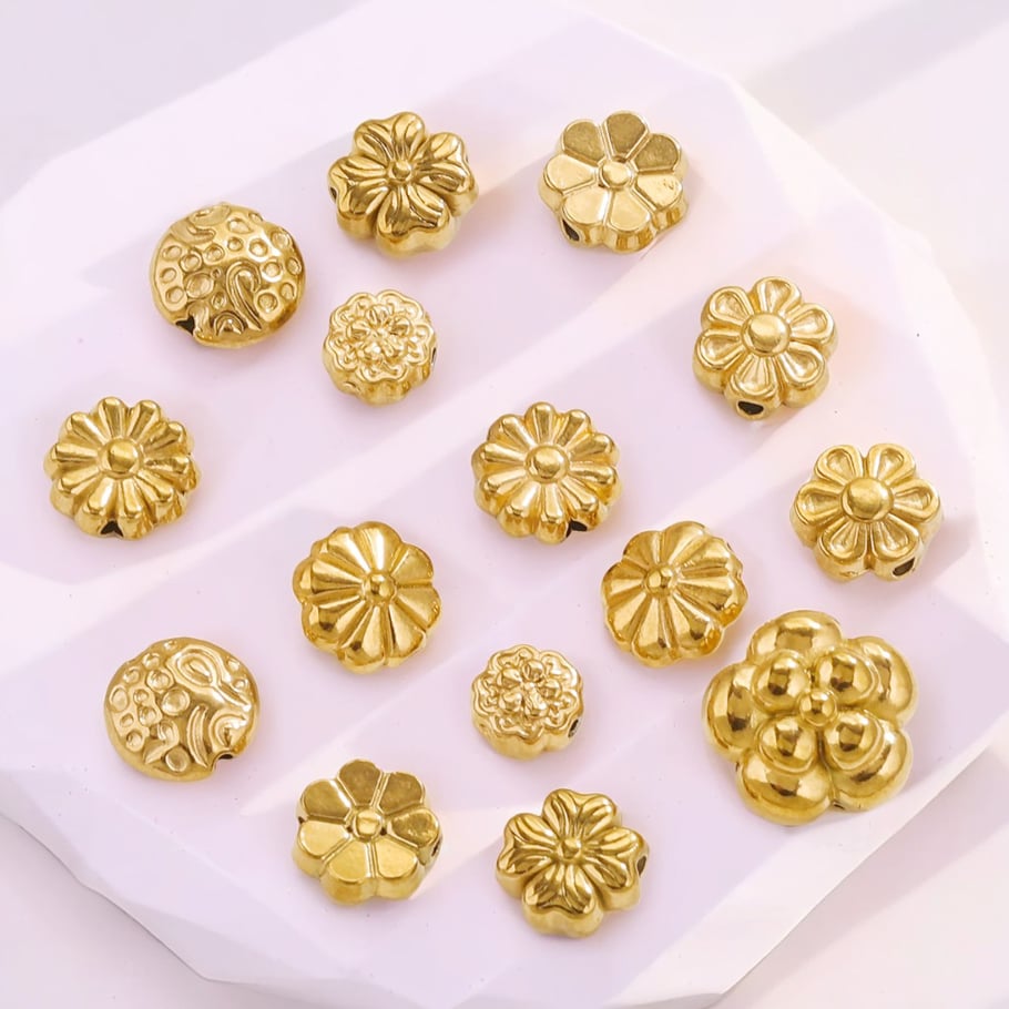 1 Pair Retro Flower 18K Gold Plated Women Pendants Picture3