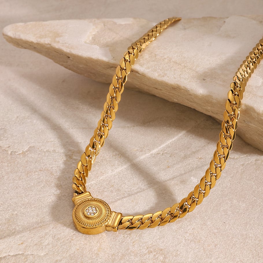 1 pezzo di lusso serie elegante amore/cuore forma acciaio inossidabile placcato oro 18K strass donne collane con ciondolo Immagine8