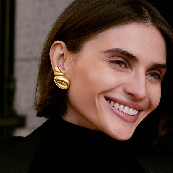 1 Pair Simple Style Droplet Shape Stainless Steel 18k Gold Plated Women's Stud Earrings 2