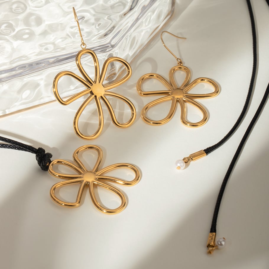 1 paire de boucles d&#39;oreilles en acier inoxydable 18 carats de style INS transfrontalier, simples et élégantes, style avancé, boucles d&#39;oreilles en forme de fleur, accessoires pour femmes Image4