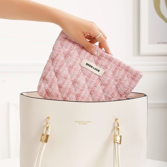 1 Piece Fashionable Sweet Style Patchwork Polyester Women's Makeup Bag 2